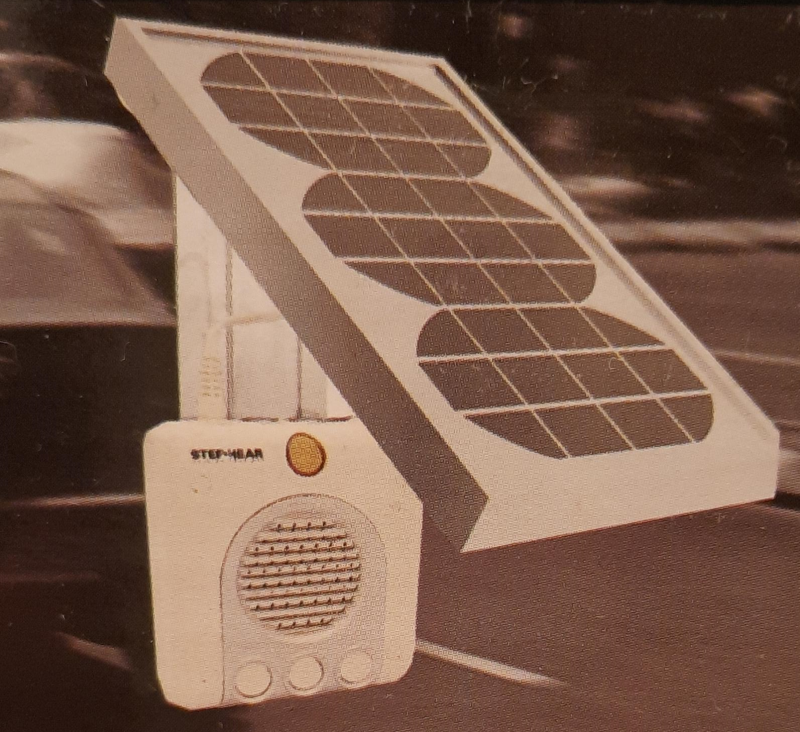 Picture Step-Hear Audio sign solar powered